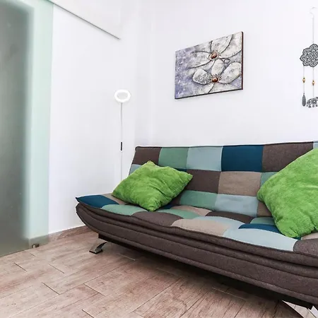 Gemuetliche, Helle Und Charmante Apartment Denia